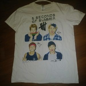 Five Seconds of Summer Small Band Shirt!